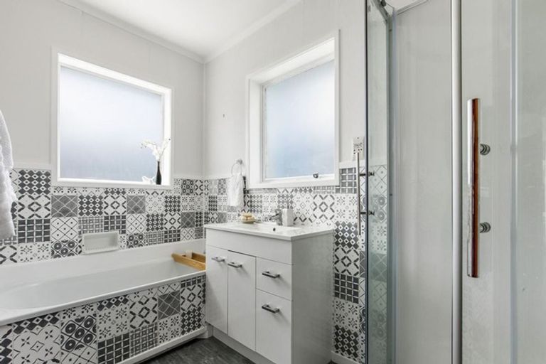 Photo of property in 1/24 Alfriston Road, Manurewa East, Auckland, 2102