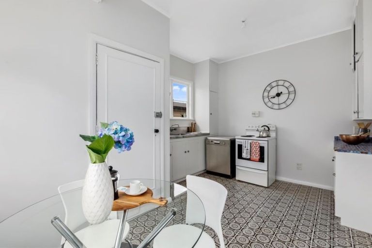 Photo of property in 1 Athlone Crescent, Boulcott, Lower Hutt, 5011