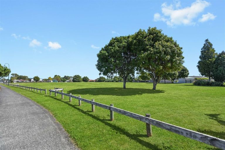 Photo of property in 36 Waiwherowhero Drive, St Andrews, Hamilton, 3200