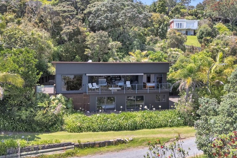 Photo of property in 23 Kotare Drive, Coopers Beach, 0420