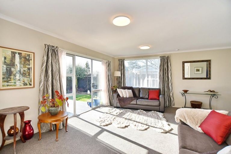 Photo of property in 4 Denniston Crescent, Redwood, Christchurch, 8051