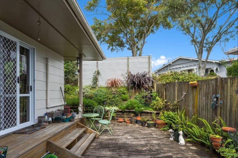 Photo of property in 2/1 Scotia Street, Wakatu, Nelson, 7011