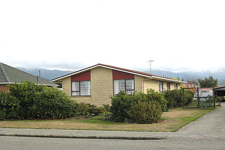 Photo of property in 40 Opie Street, Waimate, 7924