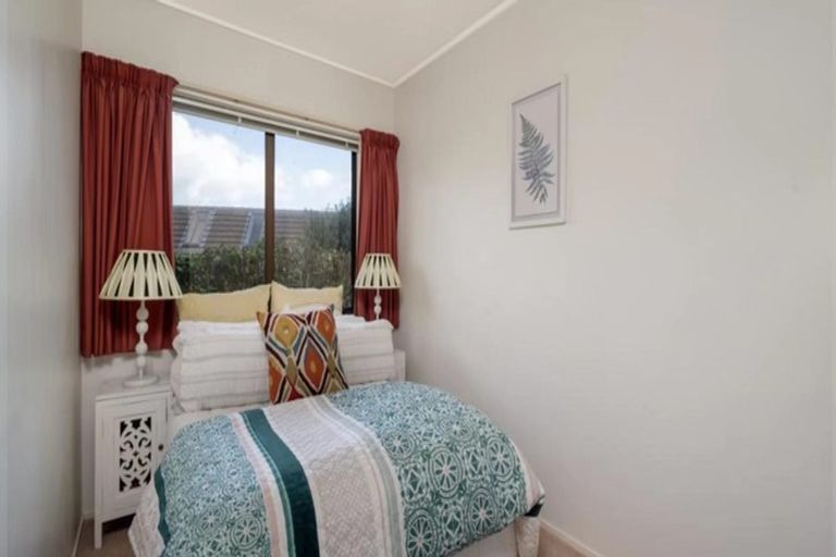 Photo of property in 2/77 Aberfeldy Avenue, Highland Park, Auckland, 2010