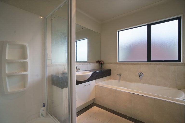 Photo of property in 8 Maybole Drive, Flat Bush, Auckland, 2016