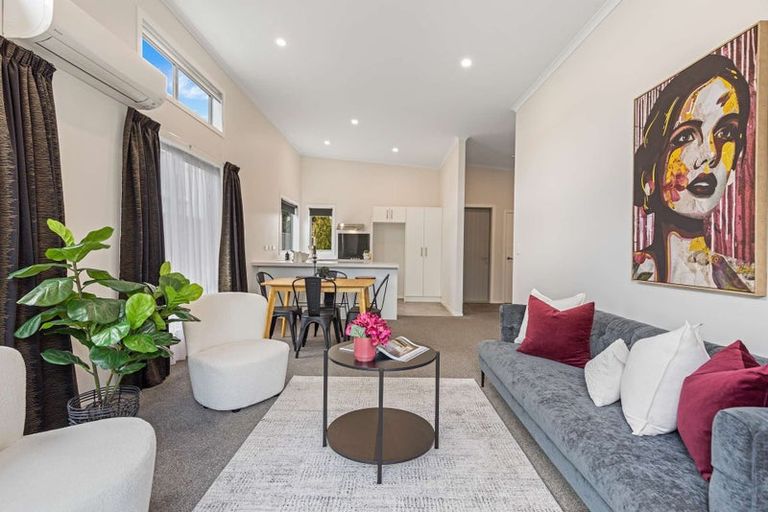 Photo of property in 24 Rangitira Avenue, Palmerston North, 4414
