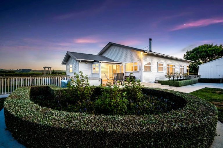 Photo of property in 2 Snell Road, Tikorangi, Waitara, 4383