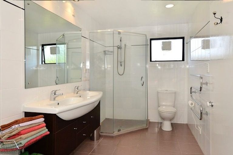 Photo of property in 1/94 Jutland Road, Hauraki, Auckland, 0622