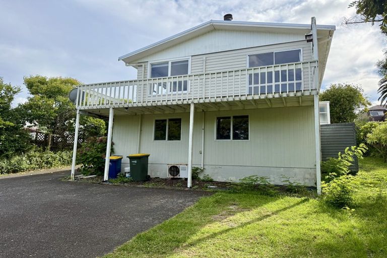 Photo of property in 18a Dallinghoe Crescent, Milford, Auckland, 0620