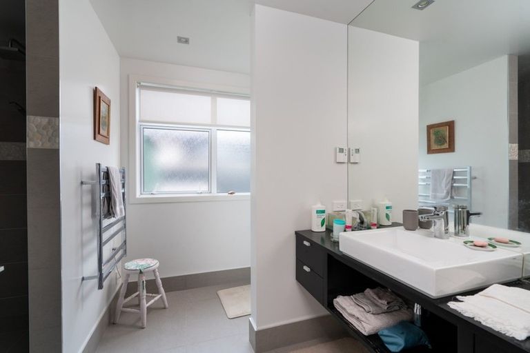 Photo of property in 13 Pukenamu Road, Rainbow Point, Taupo, 3330