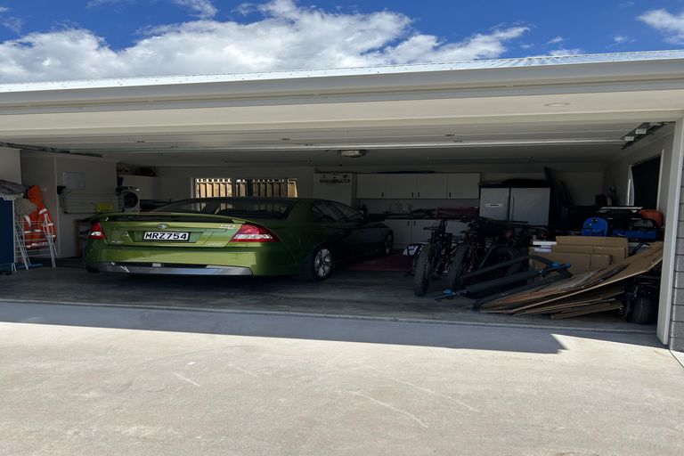 Photo of property in 55 Athenree Road, Athenree, Katikati, 3177