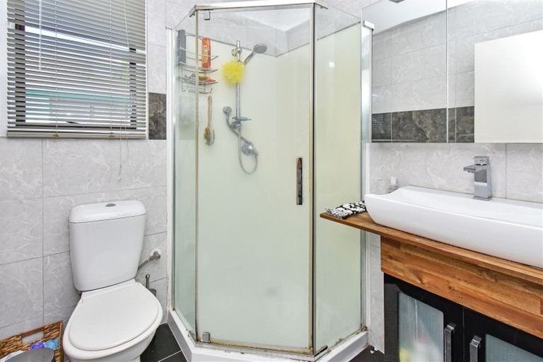 Photo of property in 18 Taitimu Drive, Weymouth, Auckland, 2103
