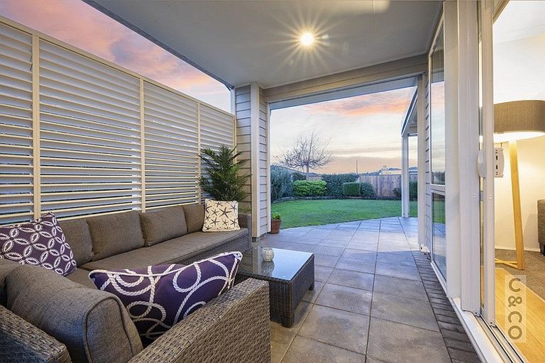 Photo of property in 15 Turpin Road, Riverhead, 0820