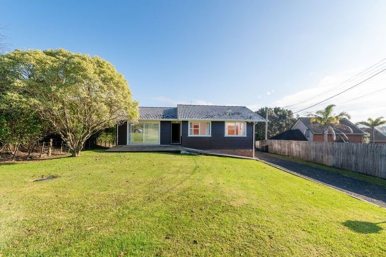 Photo of property in 92 Colwill Road, Massey, Auckland, 0614