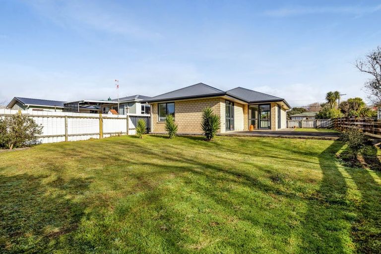 Photo of property in 8 Gladstone Street, Hawera, 4610