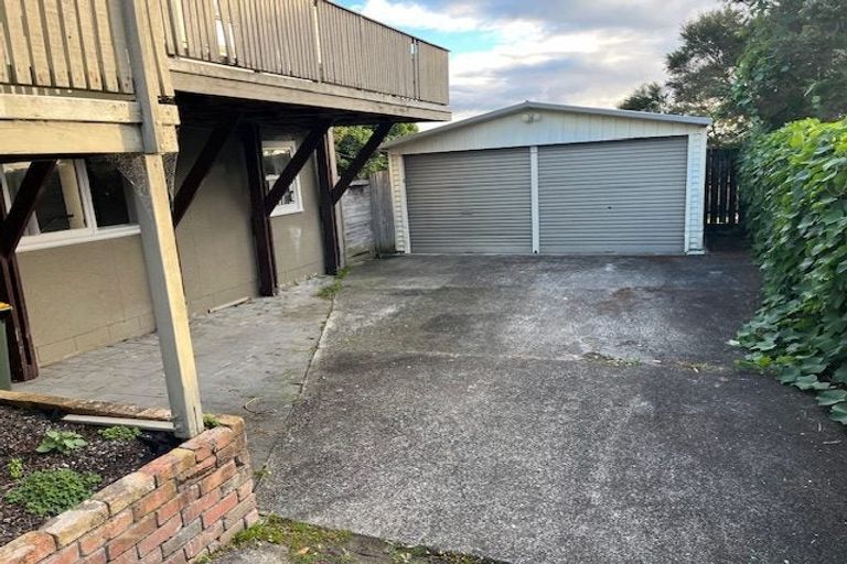 Photo of property in 24 Stanley Road, Glenfield, Auckland, 0629