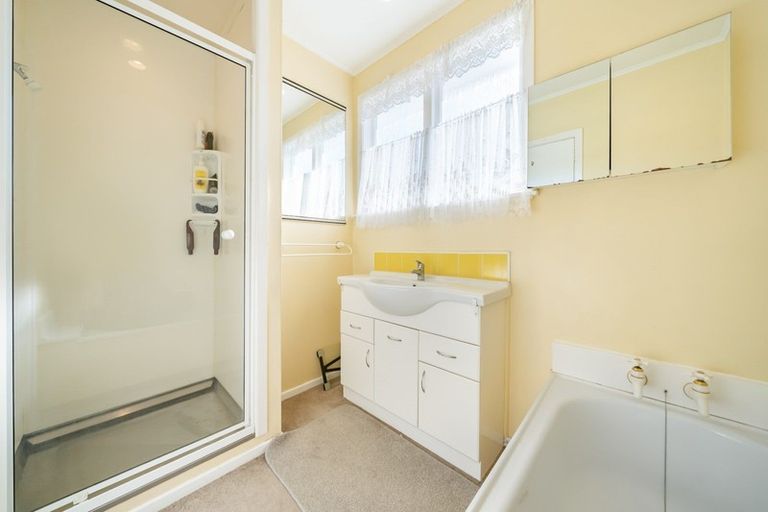 Photo of property in 22 Oregon Drive, Maoribank, Upper Hutt, 5018