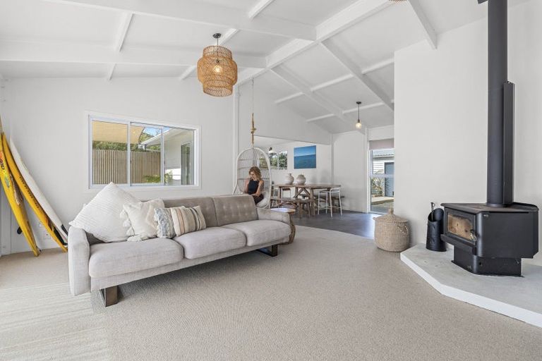 Photo of property in 46 Donnelly Street, Oakura, 4314