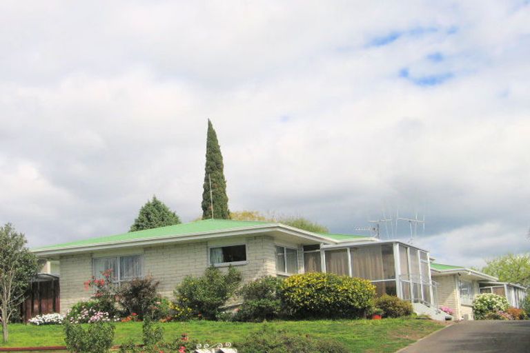 Photo of property in 140 Kingswood Road, Brookfield, Tauranga, 3110