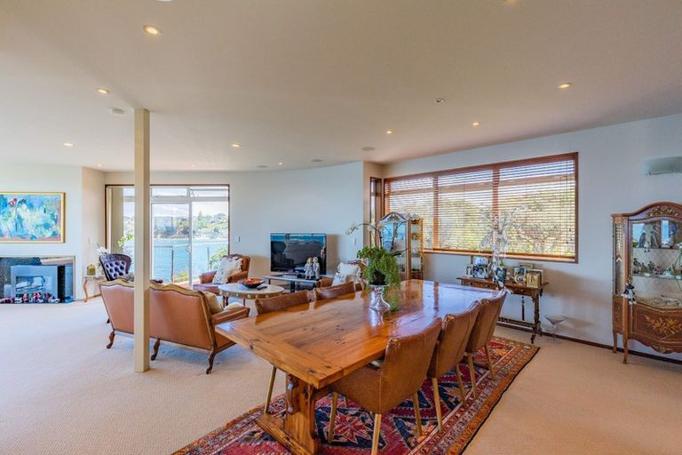 Photo of property in 1/3 Portal Place, Murrays Bay, Auckland, 0630