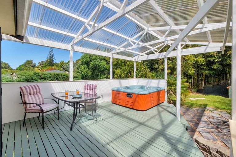 Photo of property in 50 Awaruku Road, Torbay, Auckland, 0630