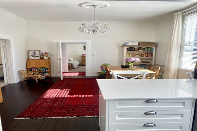 Photo of property in 49 Aurora Terrace, Kelburn, Wellington, 6012