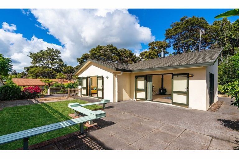 Photo of property in 208b Glengarry Road, Glen Eden, Auckland, 0602