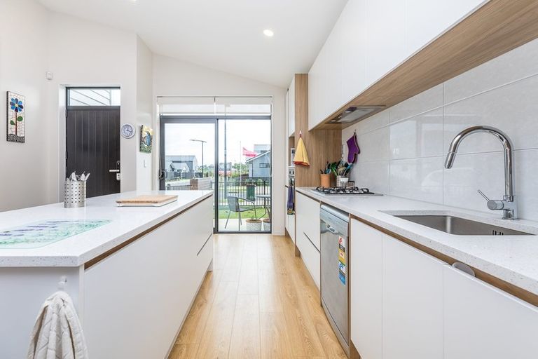 Photo of property in 11 Hoiho Road, Pukekohe, 2120