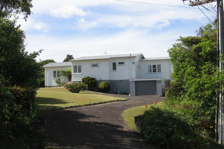Photo of property in 27 Bayview Road, Browns Bay, Auckland, 0630