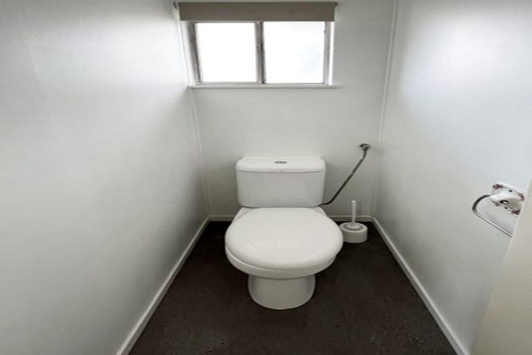 Photo of property in 2/3 Pinedale Place, Henderson, Auckland, 0610