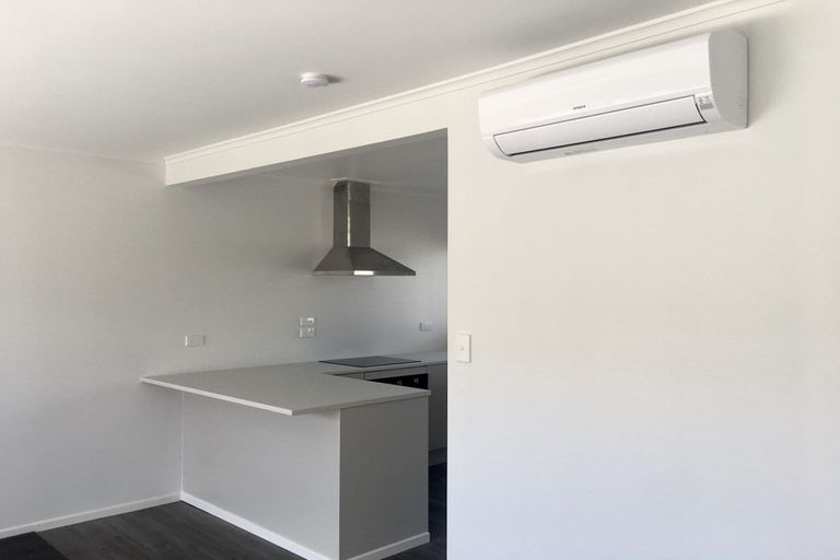 Photo of property in 2/13 Dodson Avenue, Milford, Auckland, 0620