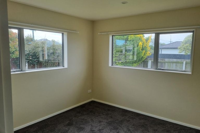 Photo of property in 1/2 Wildwood Avenue, Wainoni, Christchurch, 8061
