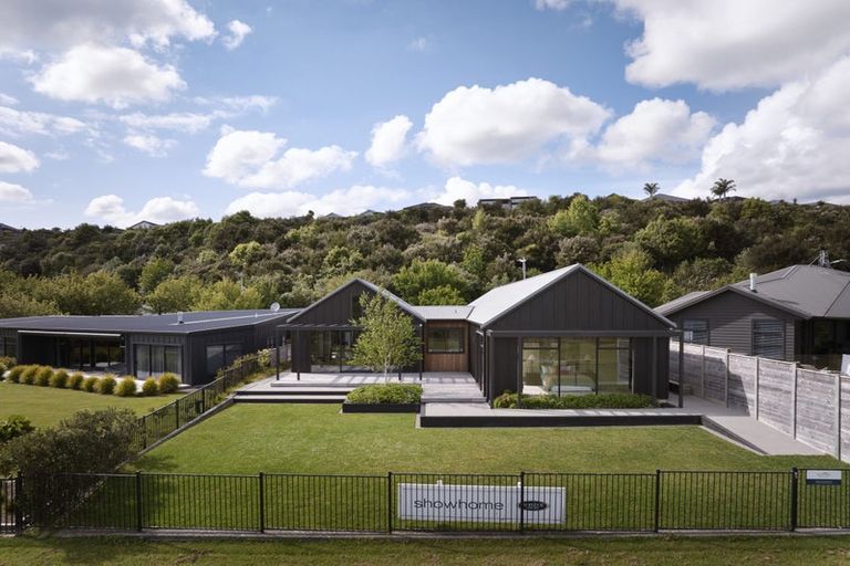 Photo of property in 158 Lakes Boulevard, Pyes Pa, Tauranga, 3112