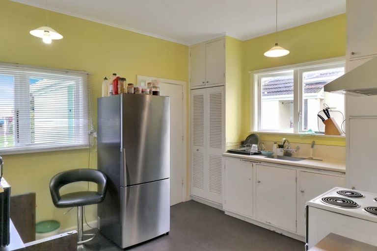 Photo of property in 15 Roberts Street, Epuni, Lower Hutt, 5011