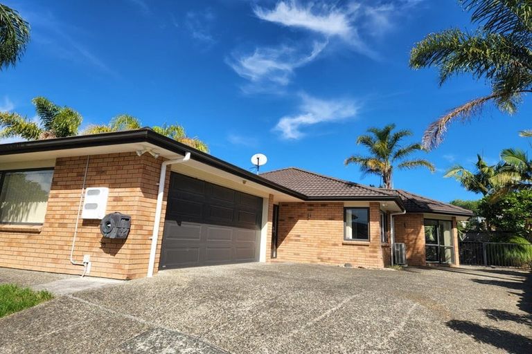 Photo of property in 60 Cabeleigh Drive, Helensville, 0800