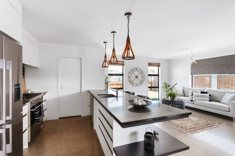 Photo of property in 2 Kotare Drive, Coastlands, Whakatane, 3120