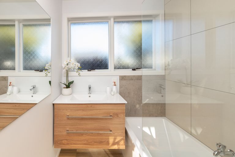 Photo of property in 8 Cornet Lane, Aranui, Christchurch, 8061