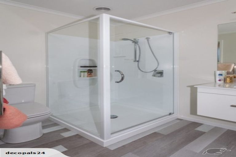 Photo of property in 80 Golden Shore Place, Coromandel, 3506