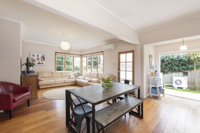 Photo of property in 8 Barrister Avenue, Mount Roskill, Auckland, 1042