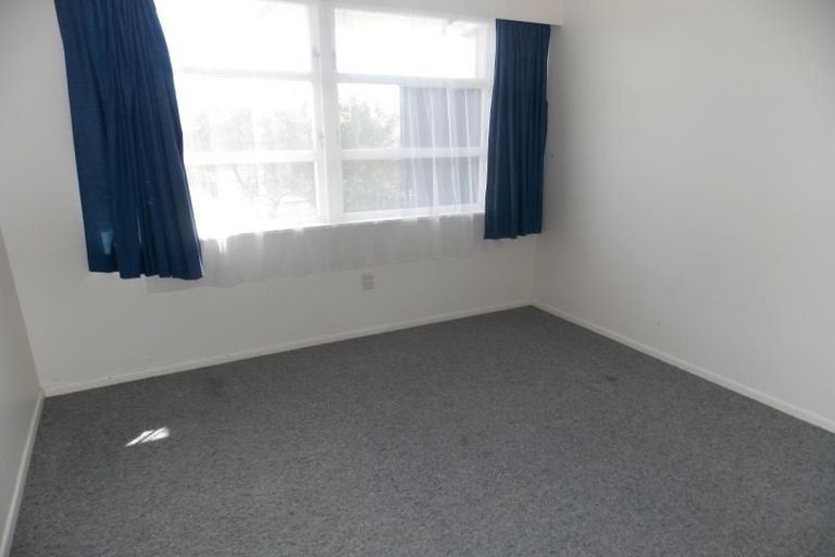 Photo of property in 15 Bancroft Terrace, Newlands, Wellington, 6037