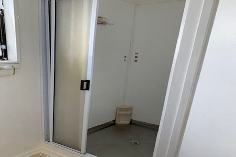 Photo of property in 41 Takapu Street, Henderson, Auckland, 0612