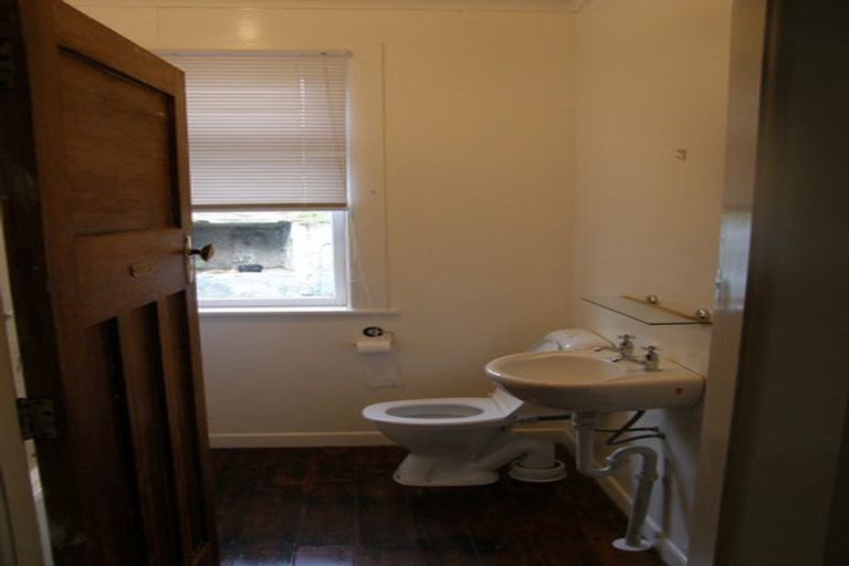 Photo of property in 24 Imperial Terrace, Melrose, Wellington, 6022