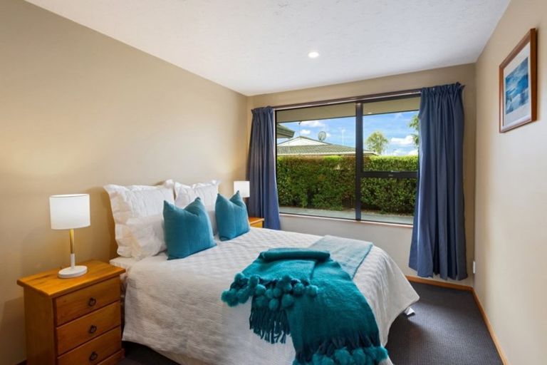 Photo of property in 25 Shannon Place, Belfast, Christchurch, 8051