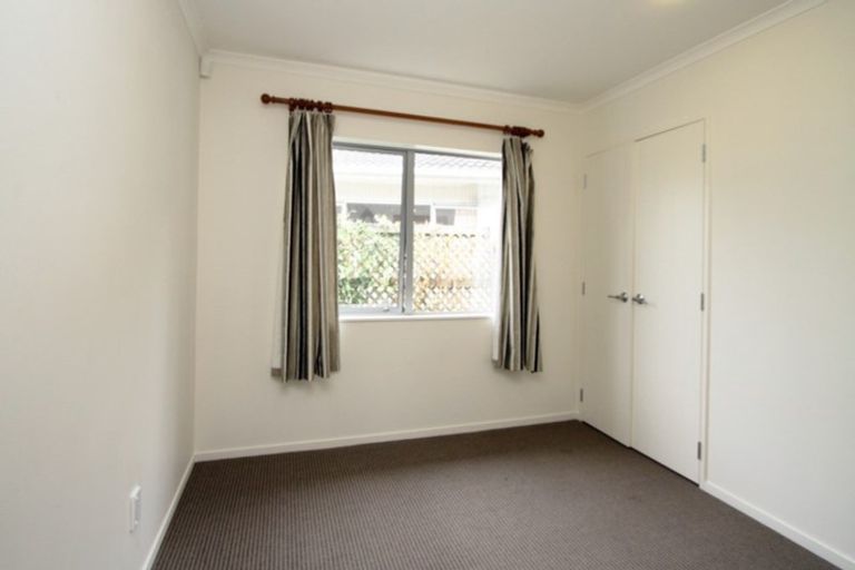 Photo of property in 22 Glennandrew Drive, Half Moon Bay, Auckland, 2012