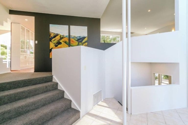 Photo of property in 18 London Road, Korokoro, Lower Hutt, 5012