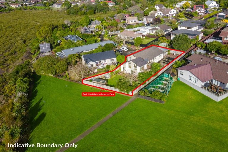 Photo of property in 1/30 Curacao Place, Half Moon Bay, Auckland, 2012