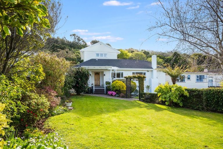 Photo of property in 351 Main Road, Tawa, Wellington, 5028