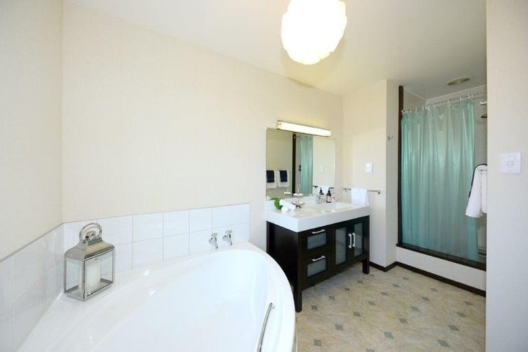 Photo of property in 11 Strathean Avenue, Avonhead, Christchurch, 8042