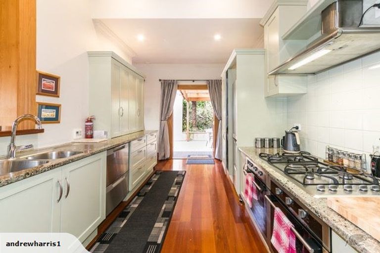 Photo of property in 6 Milton Road, Bluff Hill, Napier, 4110