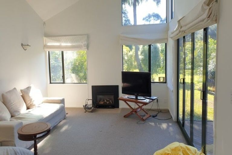 Photo of property in 11 Centaur Close, Albany, Auckland, 0632